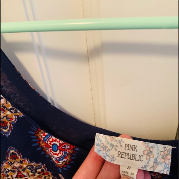 Pink Republic Tank - Picture 3 of 3